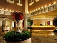 New Century Pujiang Hotel 4*