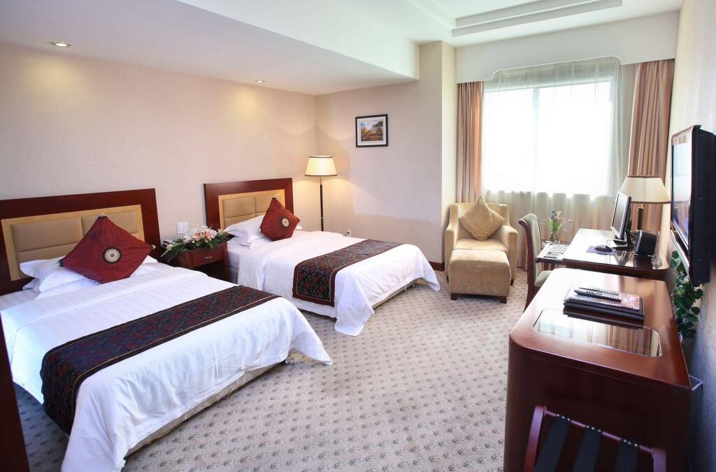 Orange Town Hotel 3*