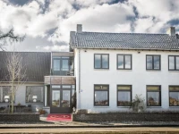 Mezzo Restaurant & Kamers 3*