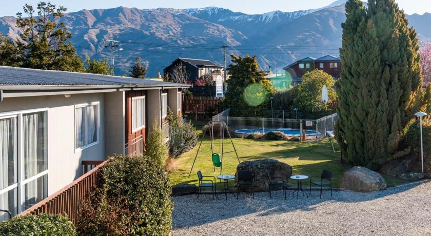 Manuka Crescent Motel