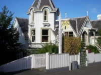 Hulmes Court Bed and Breakfast 4*
