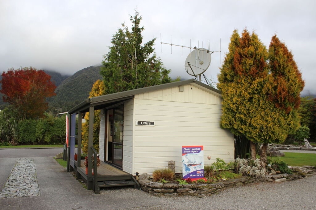Lake Matheson Motel 4*
