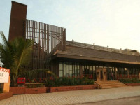 The Golden Crown Hotel &amp; Spa