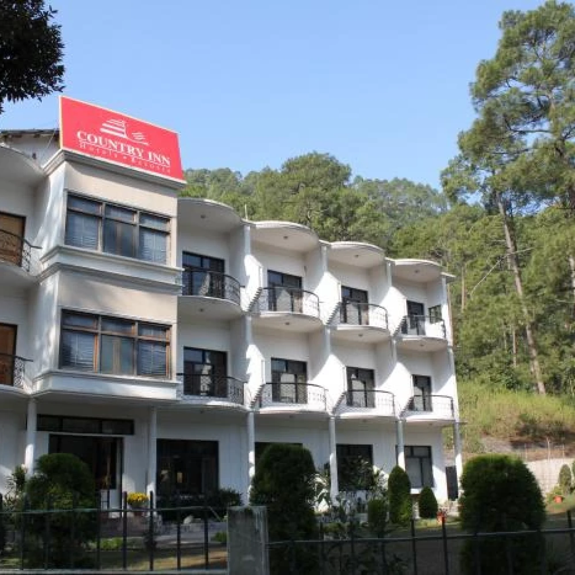 Country Inn Sattal 3*