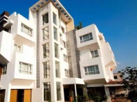 Lily Sarovar Portico 3*