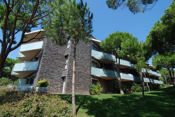 Ciutat de Palol Aparthotel  4*