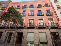 Petit Palace Tres Cruces 3*