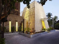 Ananta Legian 4*