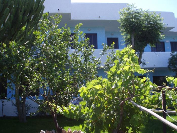 Gregory Peck Apartments and Studios 