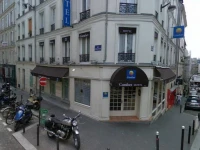 Comfort Hotel Montmartre Place du Tertre 2*