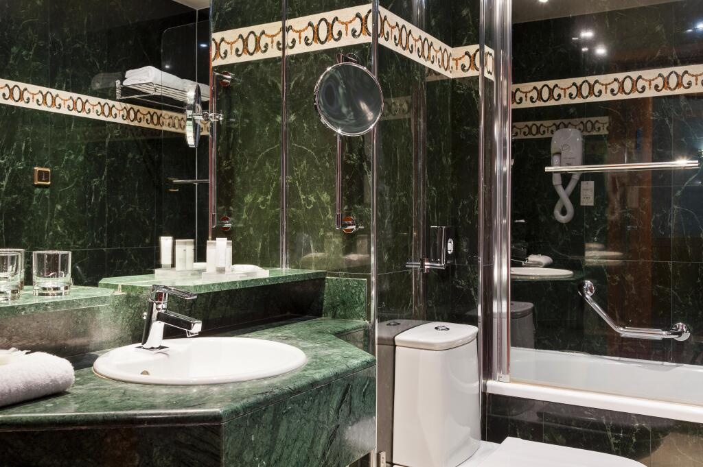 Timhotel Opera Blanche Fontaine 3*