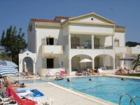 Alessandro Apartments 2*