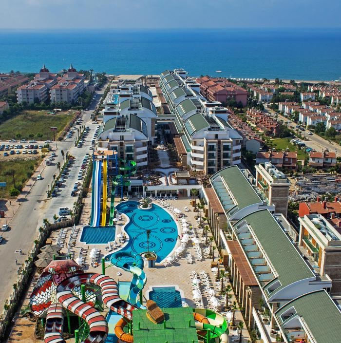 Crystal Waterworld Resort & Spa  5*