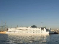 Amstel Botel 3*