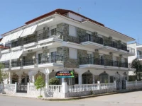 Dionisos Apartments 