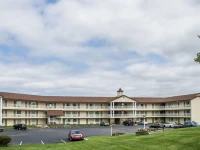 Quality Inn Lakefront 2*