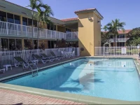 Quality Inn & Suites Hollywood Boulevard 3*