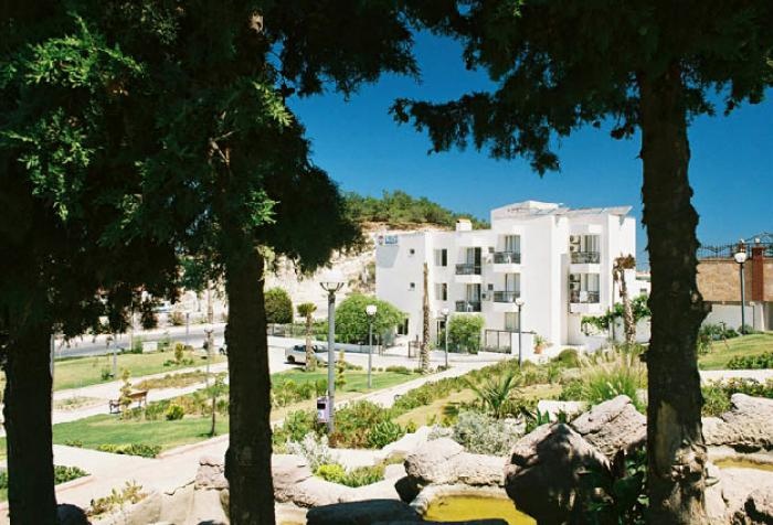 Mert Hotel - Adnan Menderes 36 2*
