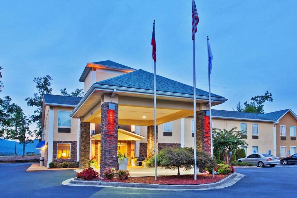 Holiday Inn Express Blairsville 2*