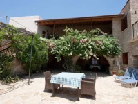 Chris House Tochni 2*