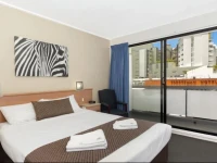 Metropolitan Motor Inn 3*
