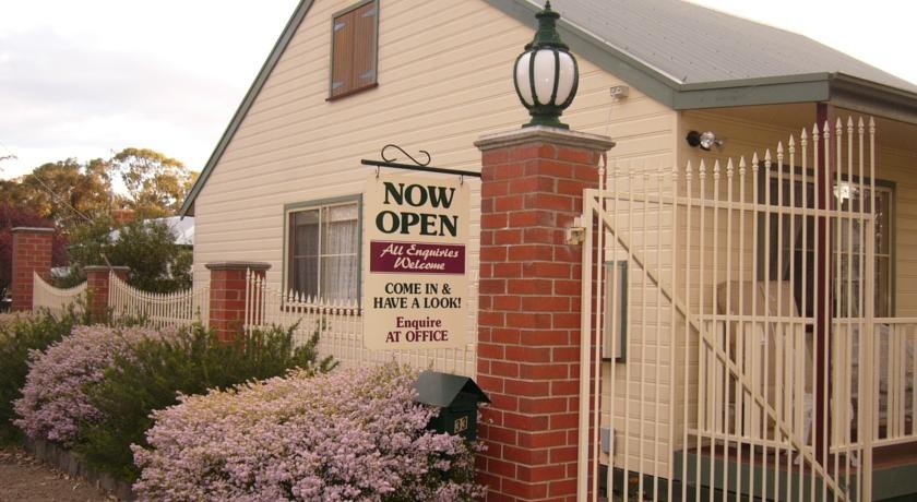 Avoca Cottages 3*