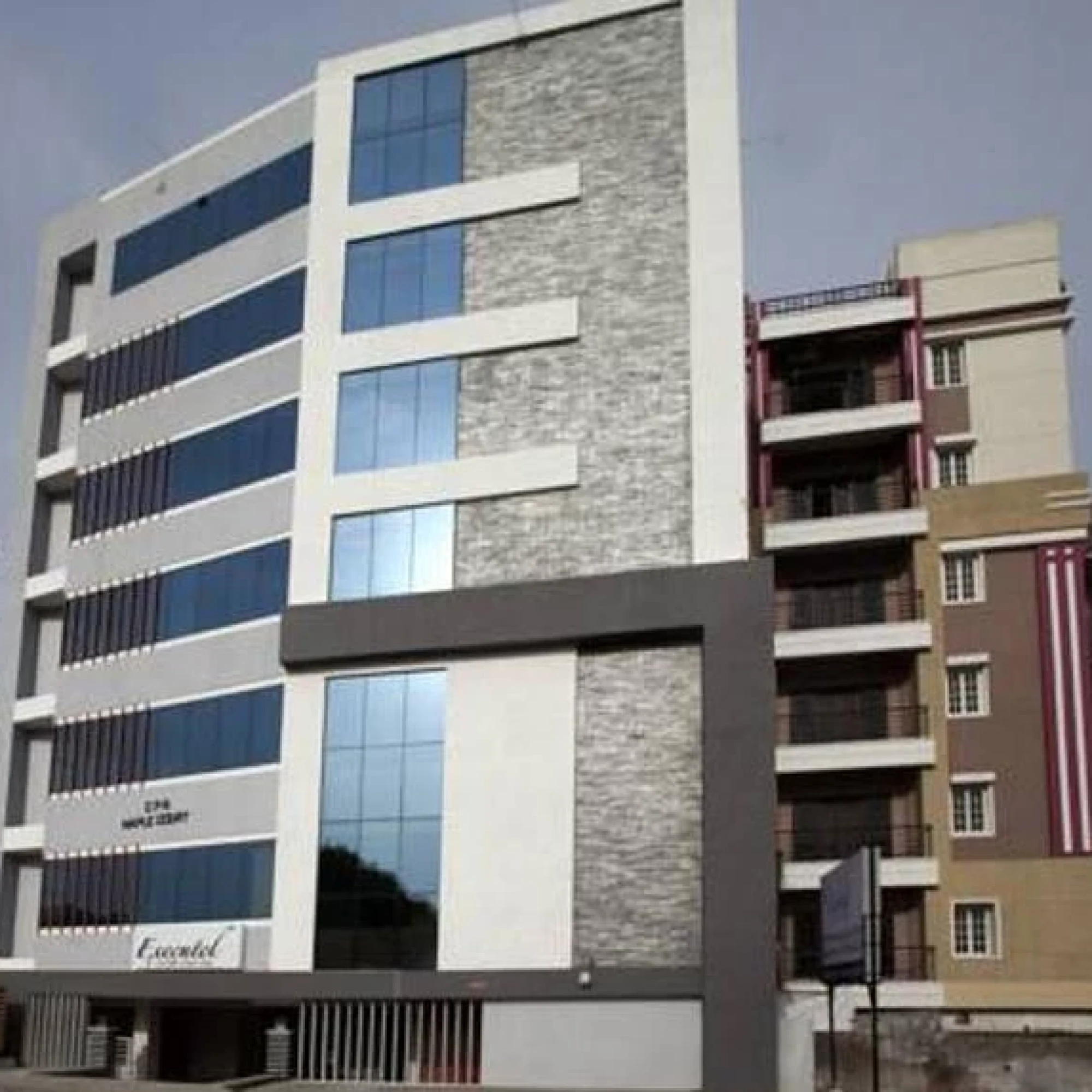 Executel Hitech City 3*