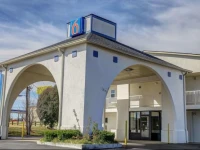 Motel 6 Dickson 1*