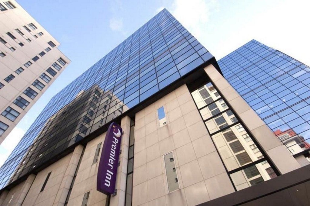 Premier Inn Cardiff City Centre 3*
