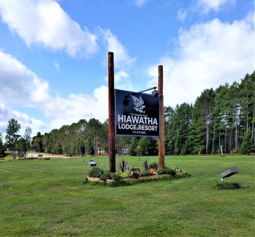 Hiawatha Lodge Inn 2*