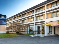 Ramada Limited College Park 2*