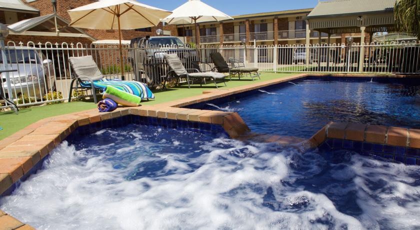 Paddlewheel Motel 4*