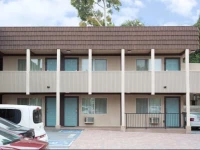 Super 8 Costa Mesa/Newport Beach Area 1*