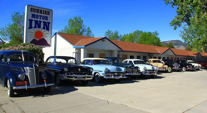 Sunrise Motor Inn 2*