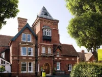 YHA Canterbury 2*
