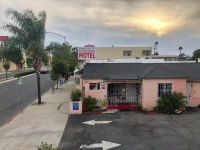 La Petite Rouge Motel 2*
