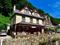 Lorna Doone House 4*