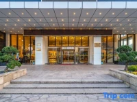 Zhe Hai Grand Hotel 4*