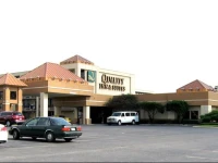 Quality Inn & Suites Port Allen 2*