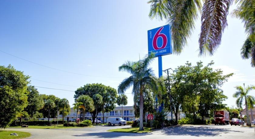 Motel 6 Lantana 1*