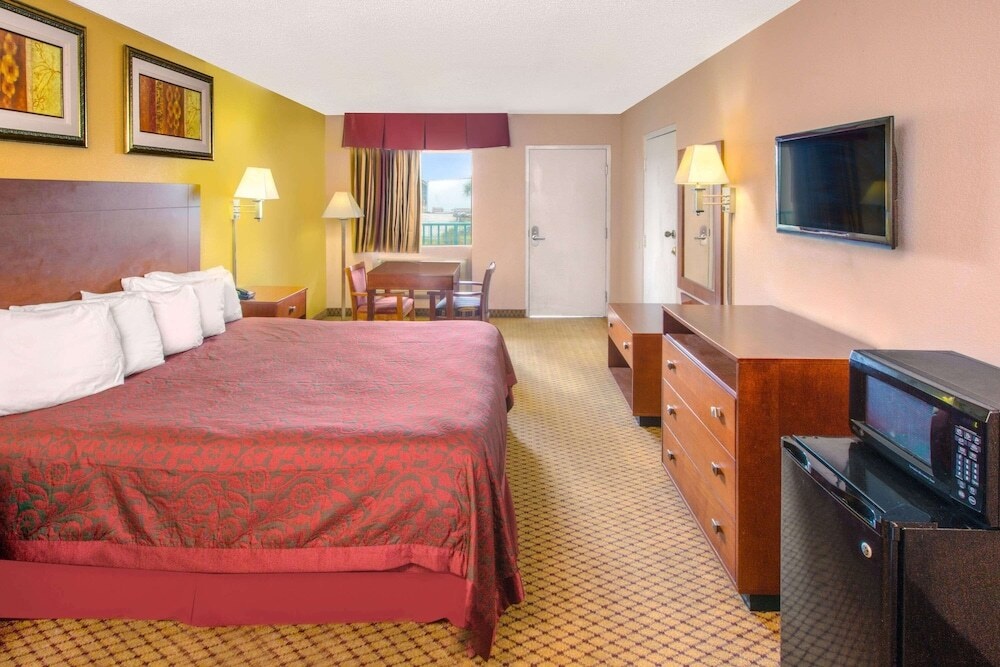 Days Inn Gulfport 2*