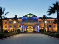 Holiday Inn Express Pearland 2*