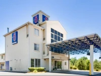 Motel 6 Statesville 1*