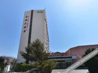 Qihai Hotel 3*