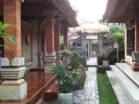 Nyoman Warta 1*