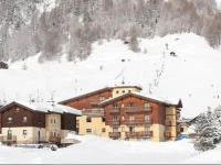 Amerikan Hotel 4*