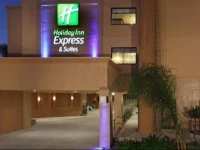 Holiday Inn Express Hotel & Suites Woodland Hills 2*