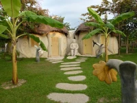 Naidee Sculptured Huts @ Vic Hua Hin 3*