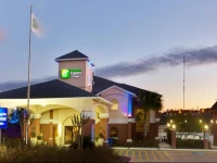 Holiday Inn Express Hotel and Suites Brenham 2*