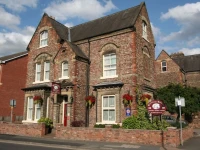 Barbican House 4*